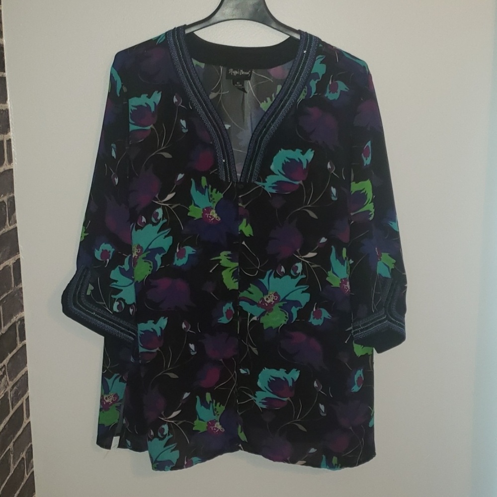 Beautiful Maggie Barnes blouse